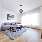 Alpha Apartament *