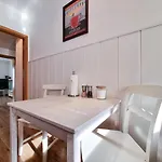 Alpha Apartament