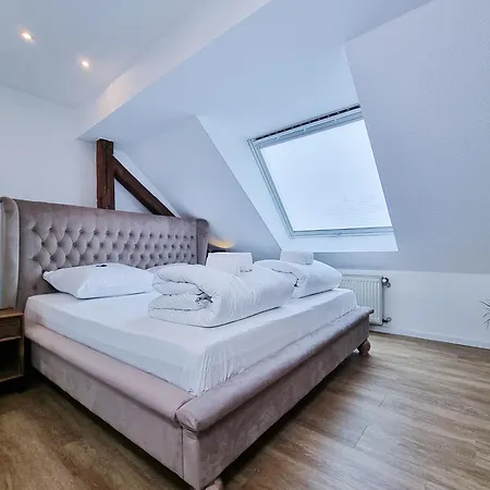 Alpha Apartment *